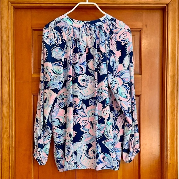 Lilly Pulitzer Silk Elsa Blouse High Tide Navy Holy Flockamolie 💙🩷💙 - Picture 6 of 6